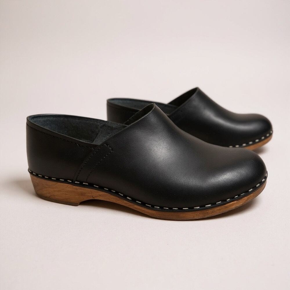 Black Leather Closed Back Wood Sole Clogs EU 38
